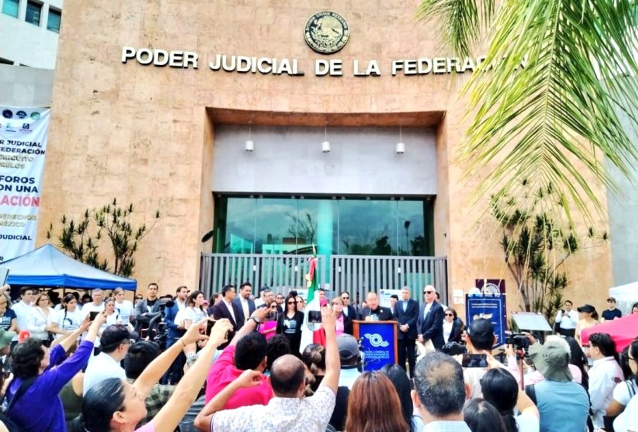 Empleados de la Judicatura de México en paro de labores