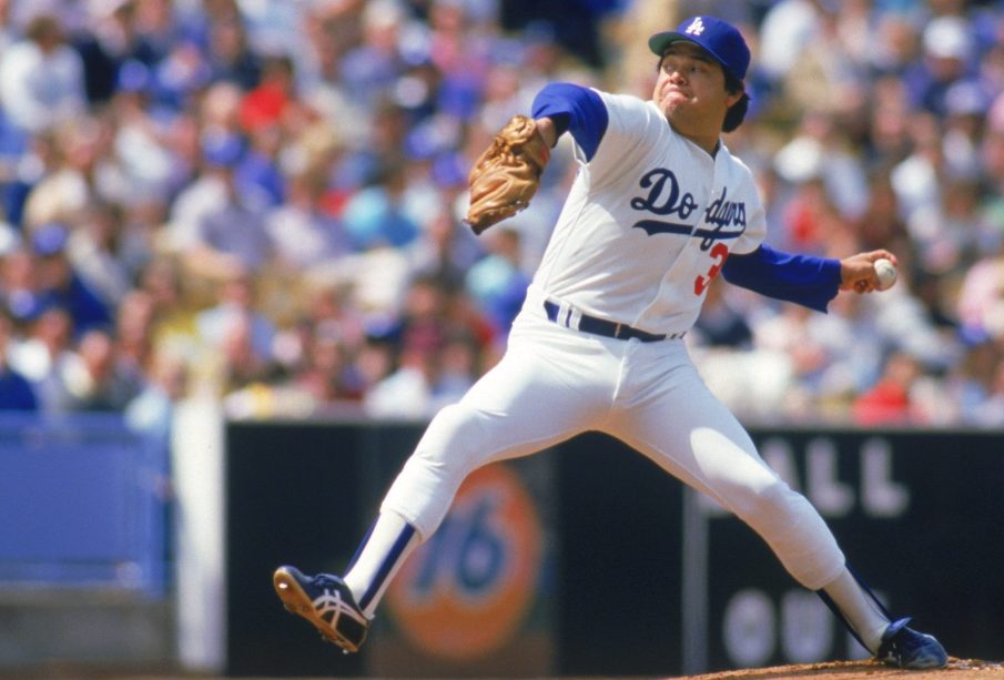 Fernando Valenzuela es hospitalizado