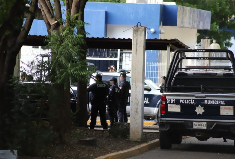 Policías municipales de Culiacán son desarmados por Sedena