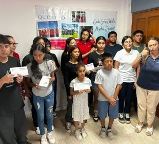 Jóvenes y niños cabeños