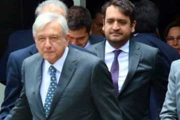 AMLO y su hijo Andy López Beltrán.