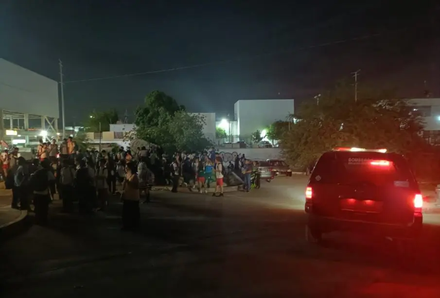 Explosión en secundaria.