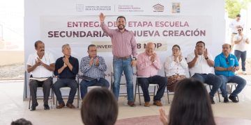 Autoridades entregan obras educativas por más de 77 millones