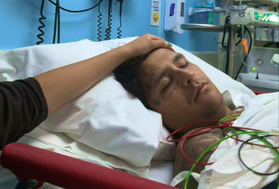 Christian Nodal hospitalizado