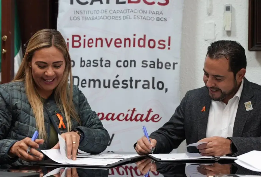 Ayuntamiento de Los Cabos e ICATEBCS firman convenio