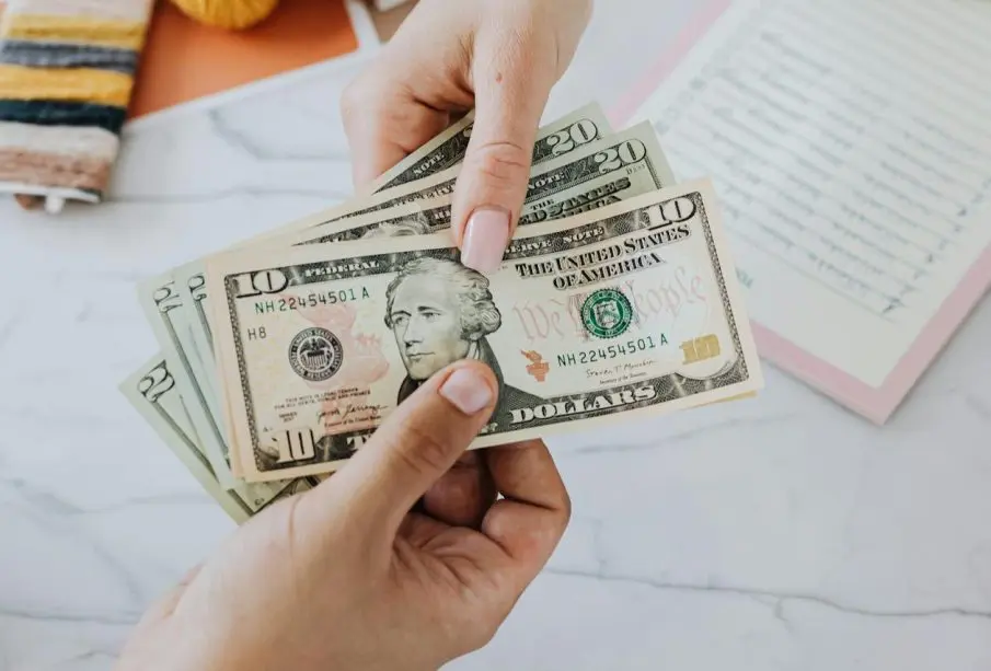 Donald Trump, aplicación de aranceles, genera aumento del dólar