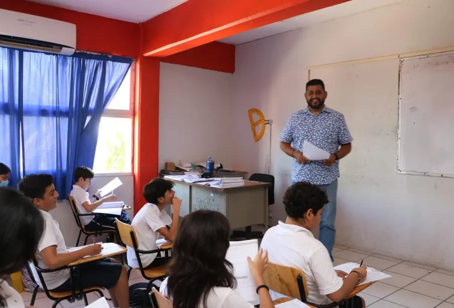 SEP BCS asigna 423 plazas docentes para nuevo ciclo escolar