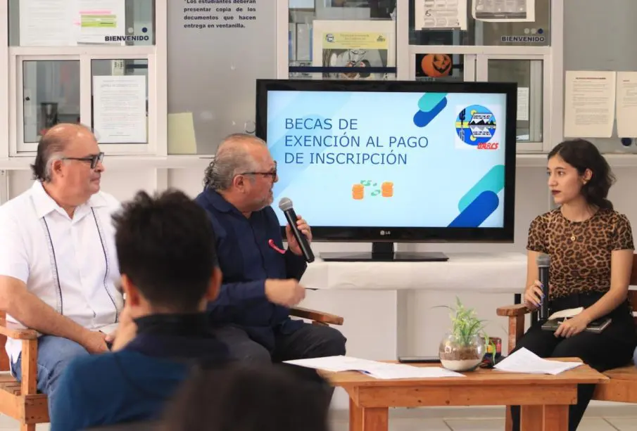 UABCS otorga 647 becas de exención a estudiantes