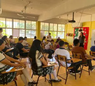 Becando Sueños programa que busca impulsar la educación en los jóvenes