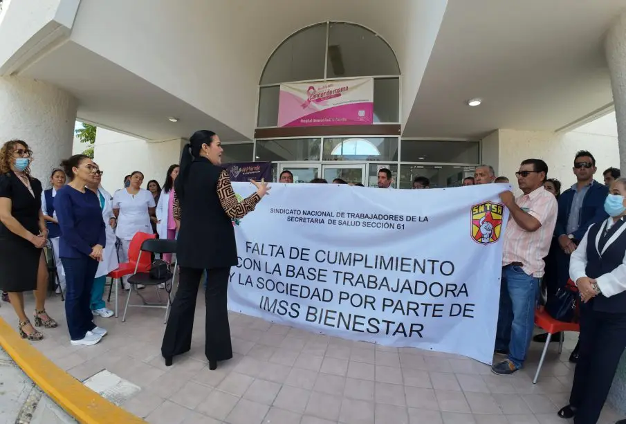 Personal del Hospital General de San José del Cabo se manifiesta por adeudos y escasez de insumos médicos