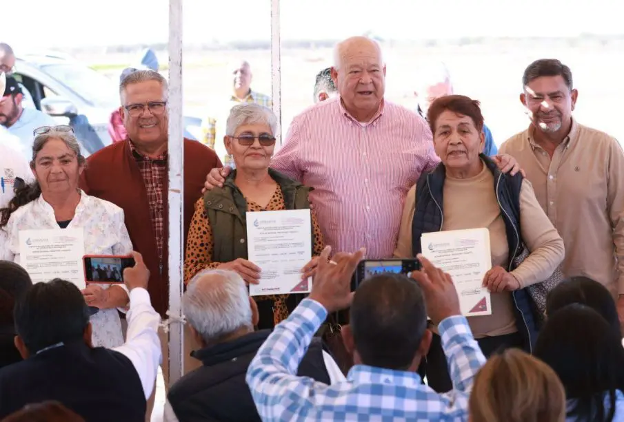 Gobernador de Baja California Sur supervisa obras en Comondú