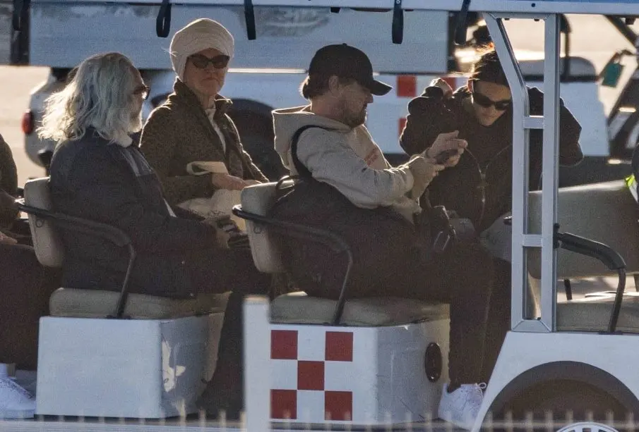 Tras los devastadores incendios que han afectado diversas áreas de Los Ángeles, California, Leonardo DiCaprio fue captado llegando a Los Cabos.