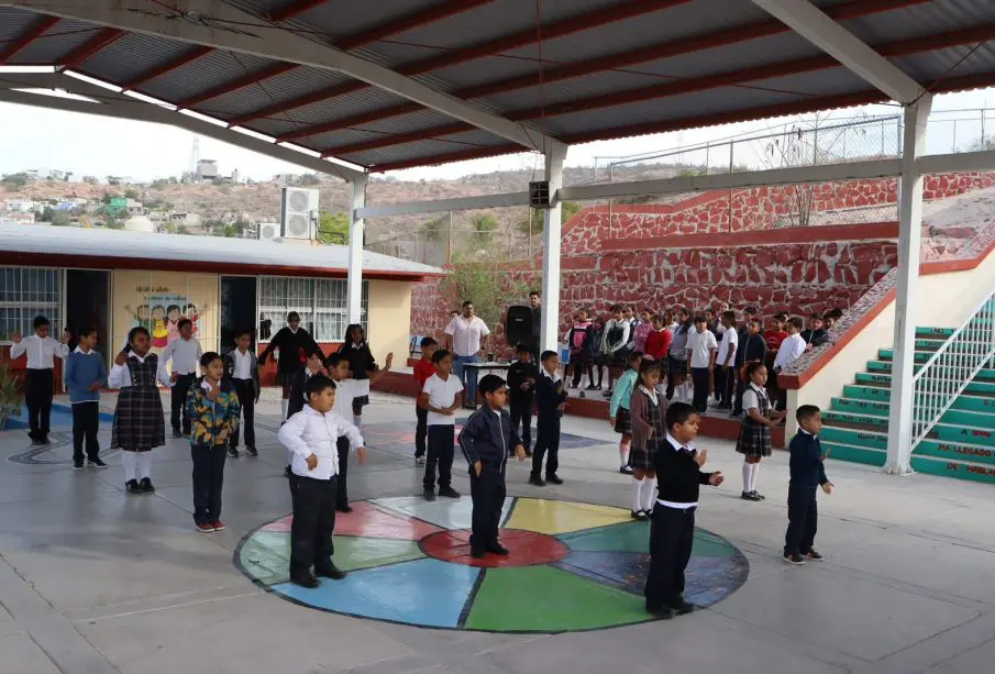 Regresan a clases 115 mil alumnos en Baja California Sur