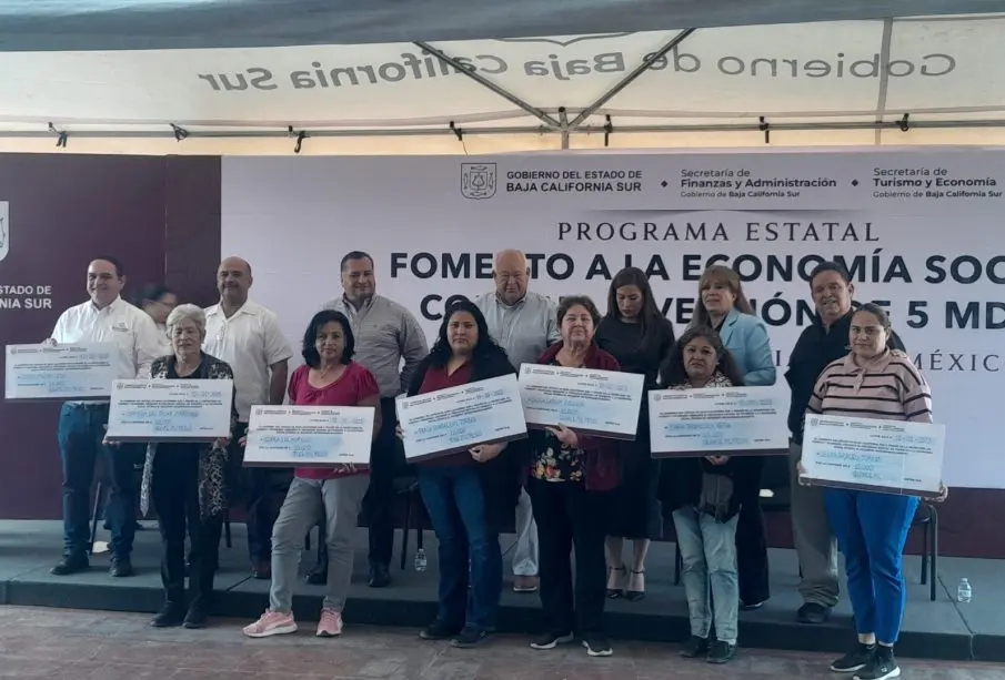 Un total de 62 microempresas familiares recibieron microcréditos a través del Programa Estatal de Fomento a la Economía Social (PEFES)