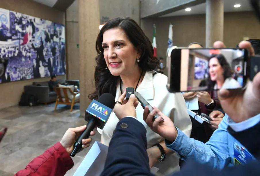 Kenia López Rabadán