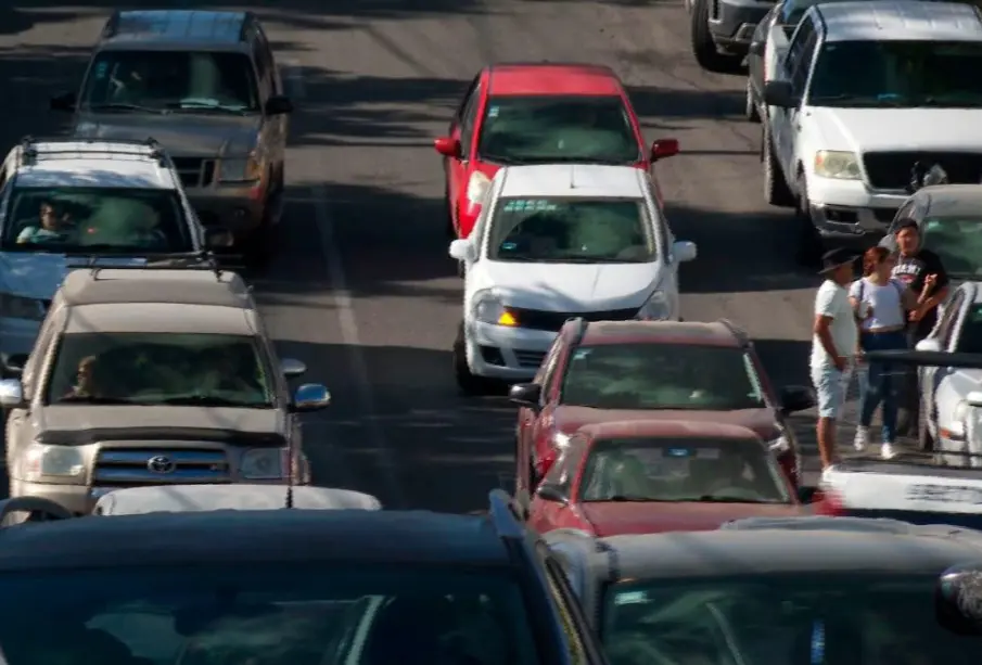 Tráfico de automóviles en La Paz