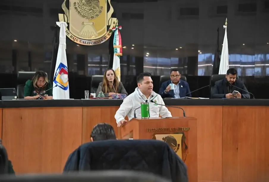 Diputado Erick Iván Agundez Cervantes