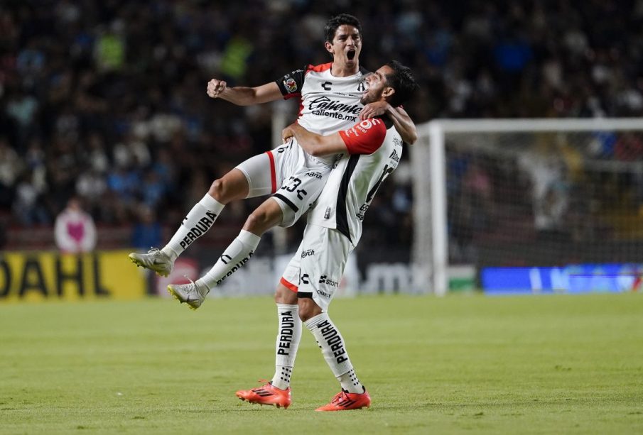 Emilio Orrantia celebra su golazo.