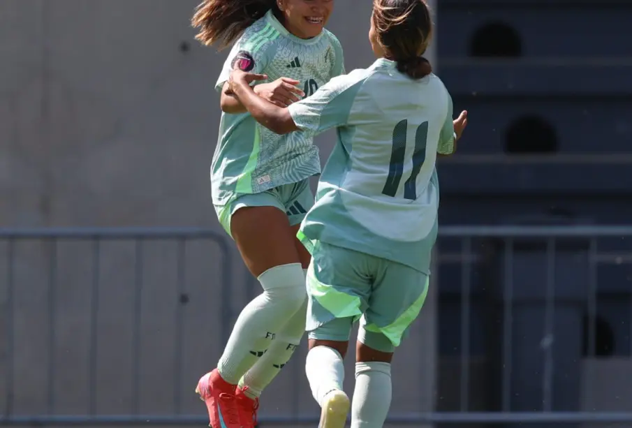 México goleó a Costa Rica