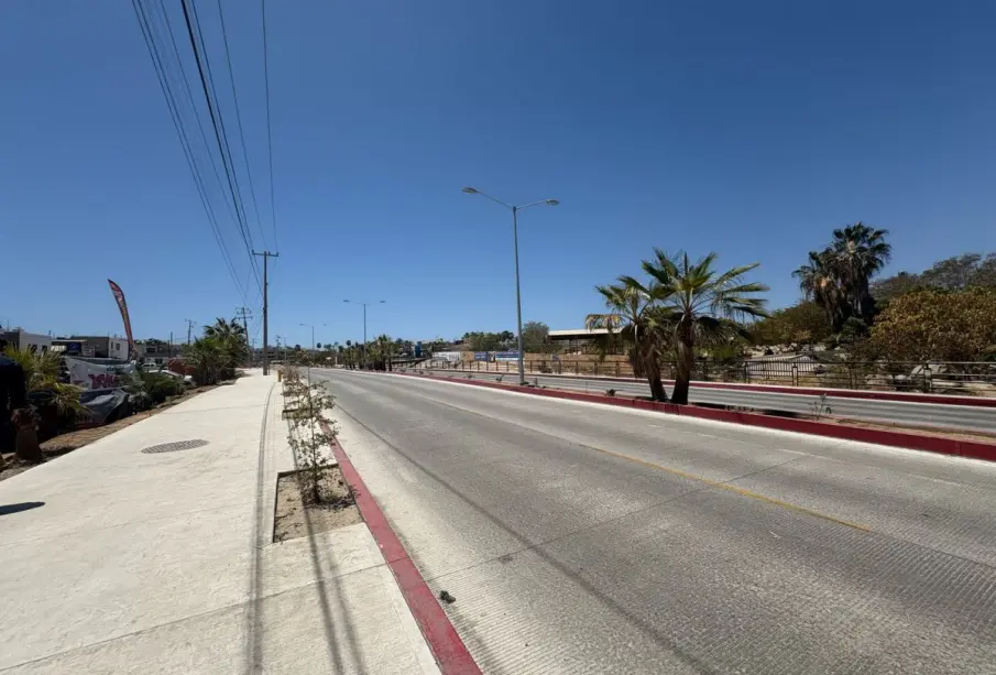 Fois inaugura nueva calle pavimentada en CSL