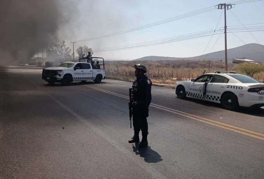 Enfrentamientos y bloqueos paralizan Jalisco y Michoacán