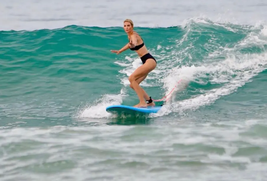 Ivanka Trump de surf en Costa Rica