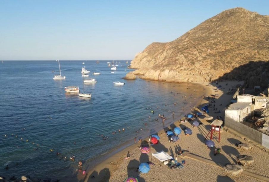 Próxima playa nudista en Los Cabos