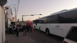 Debido a la magnitud del incidente y la presencia de personas lesionadas, se solicitó el apoyo de ambulancias tanto públicas como privadas en servicio.
