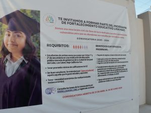 El programa incluye útiles, alimentos y apoyo escolar.
