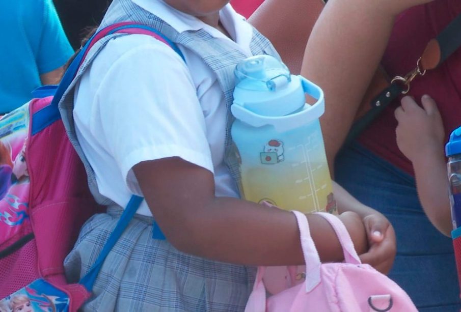 Alumna de primaria en La Paz
