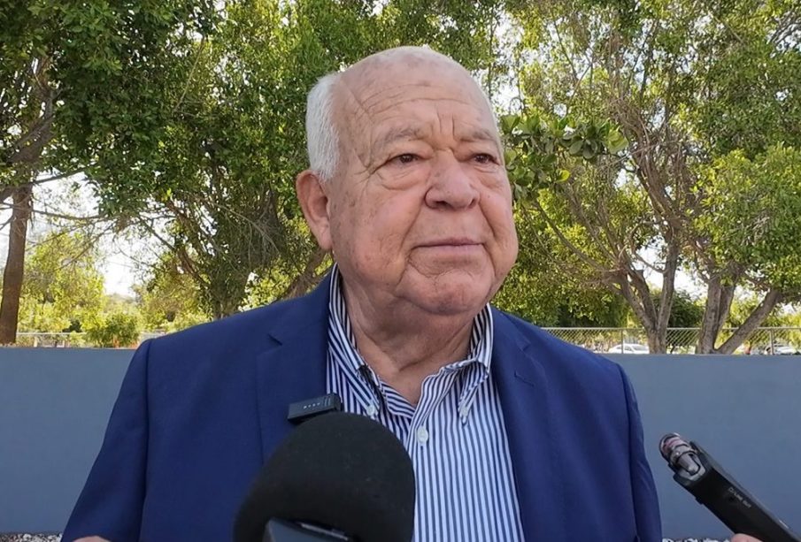 El gobernador del estado, Víctor Manuel Castro Cosío
