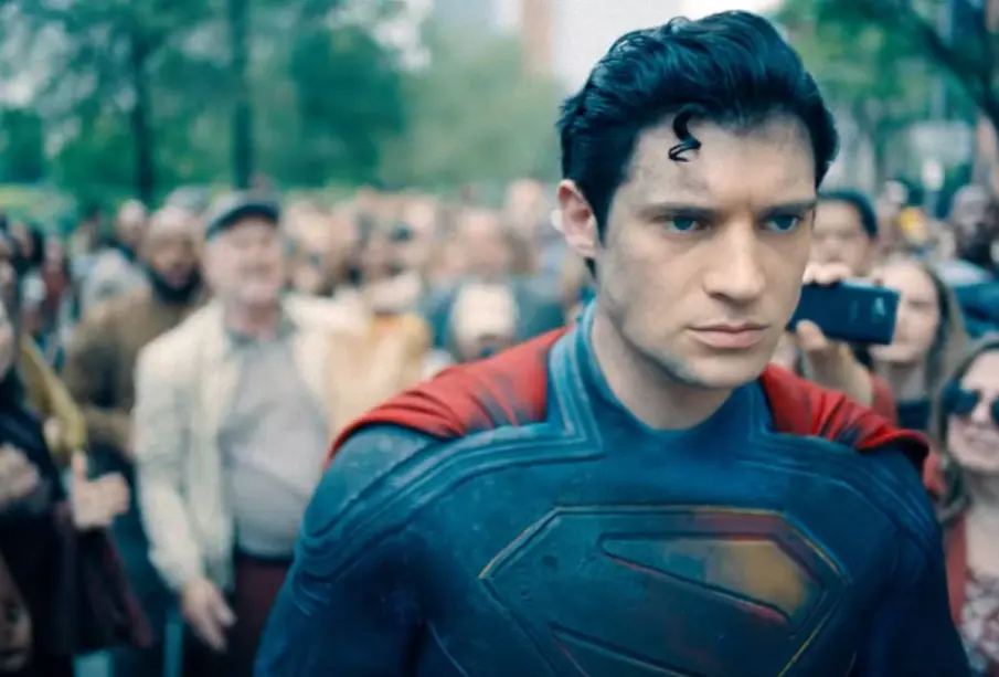 Superman siendo abucheado