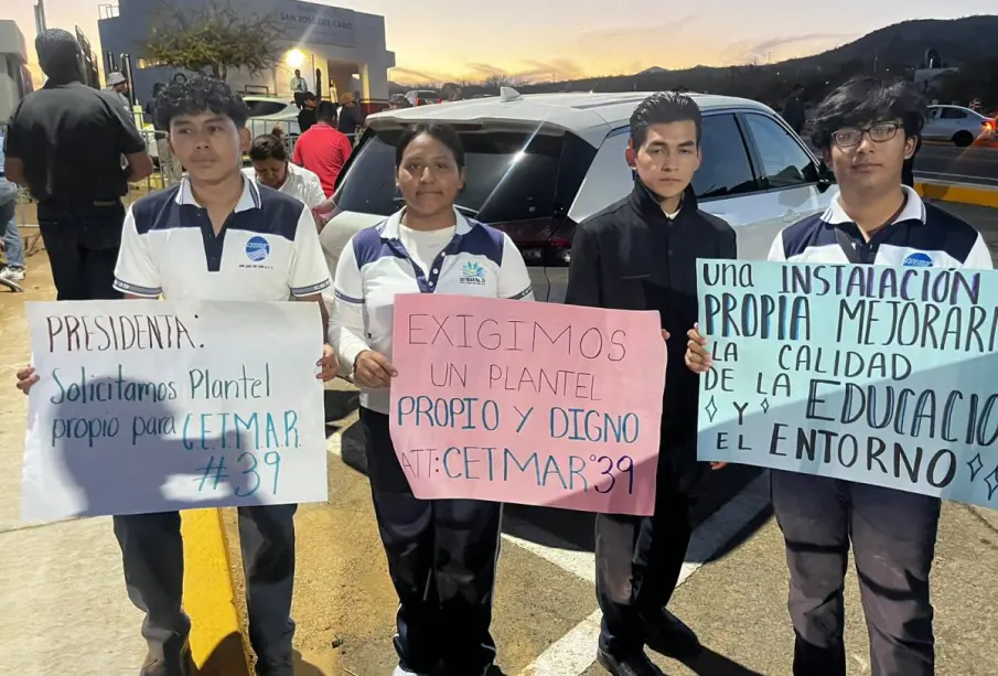 Alumnos del Cetmar 39 se manifiestan ante la falta de escuela