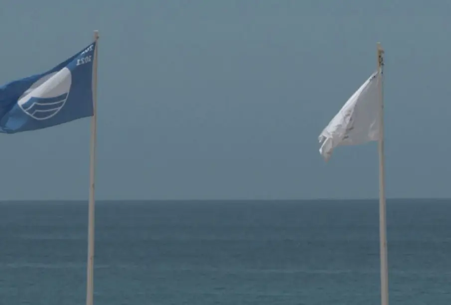 Con la incorporación de una nueva playa certificada, Los Cabos suma 23 distintivos Blue Flag y reforzará su equipo de guardavidas desde junio.