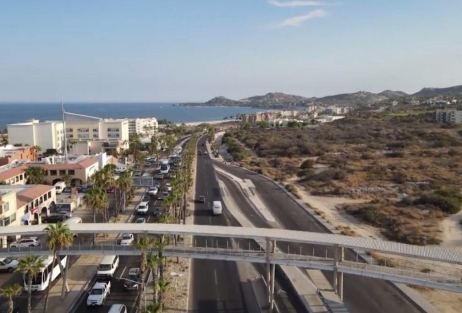El alcalde de Los Cabos destacó la urgencia de retomar la actualización del Plan de Desarrollo Urbano tras el rechazo del Gobierno del Estado, ya que obras como el eje interurbano permanecen detenidas.