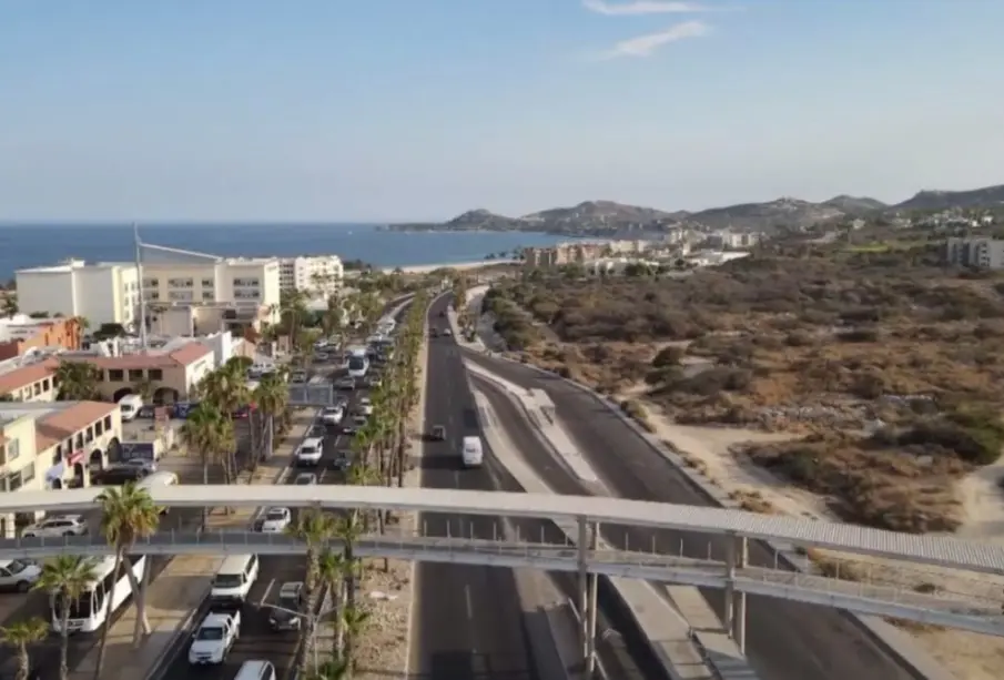El alcalde de Los Cabos destacó la urgencia de retomar la actualización del Plan de Desarrollo Urbano tras el rechazo del Gobierno del Estado, ya que obras como el eje interurbano permanecen detenidas.