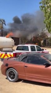 Elementos del Departamento de Bomberos, Protección Civil y Policía Municipal acudieron de inmediato al lugar para atender la emergencia y asegurar el perímetro.