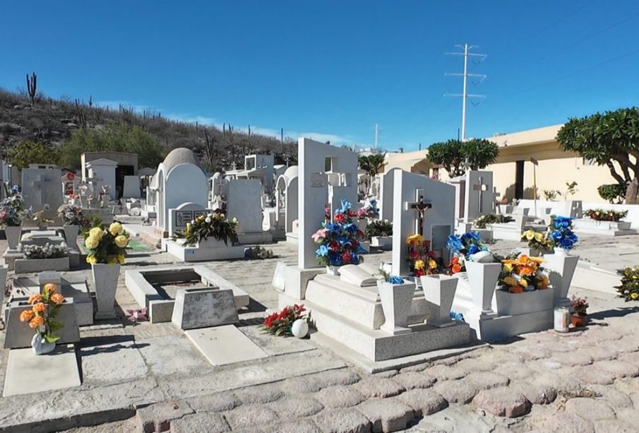 panteón municipal Jardines del Recuerdo, en La Paz