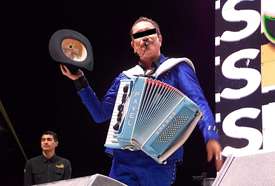 Cantante de "Los Alegres del Barranco"
