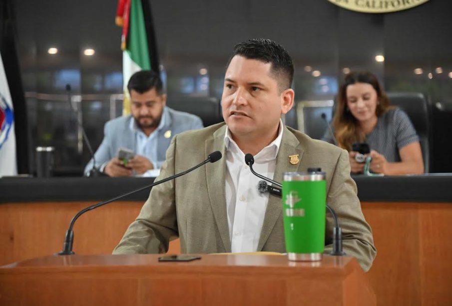 diputado Erick Iván Agúndez Cervantes