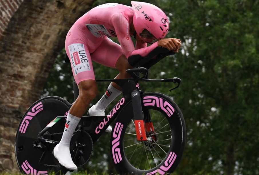 Isaac del Toro mantiene liderato en el Giro de Italia este domingo