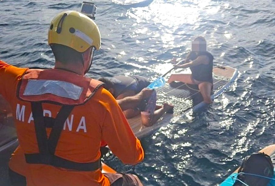 Rescate de turistas en el mar de Los Cabos