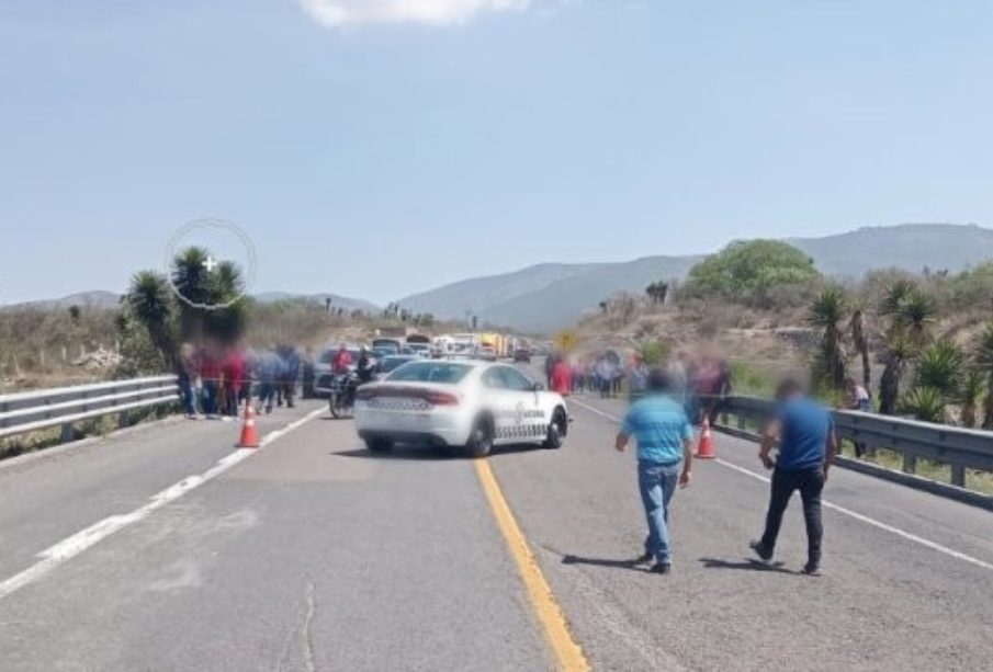 Saldo fatal de 21 muertos deja choque múltiple en Oaxaca (video)