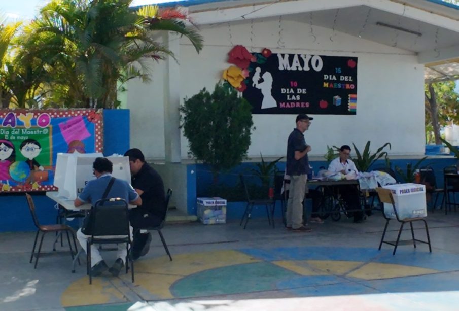 La casilla ubicada en la sección 296, en la colonia Colosio de San José del Cabo, ha superado los 150 votos durante esta jornada electoral.