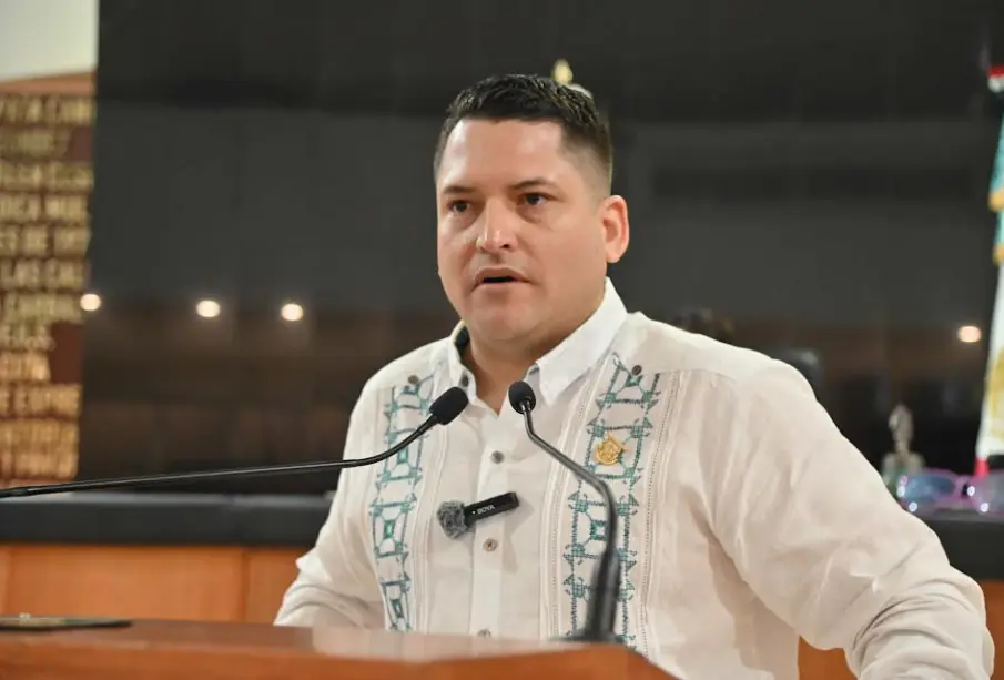 diputado Erick Iván Agúndez Cervantes