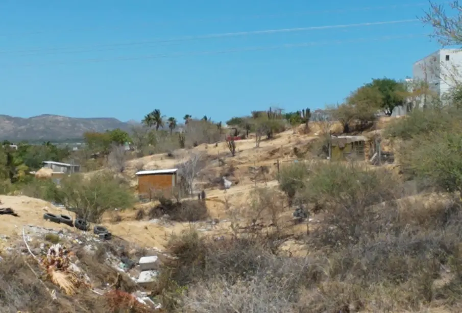 Vecinos reportaron un nuevo asentamiento irregular detrás del fraccionamiento Barlovento, en una cañada cercana al Parque Hundido, en San José del Cabo.