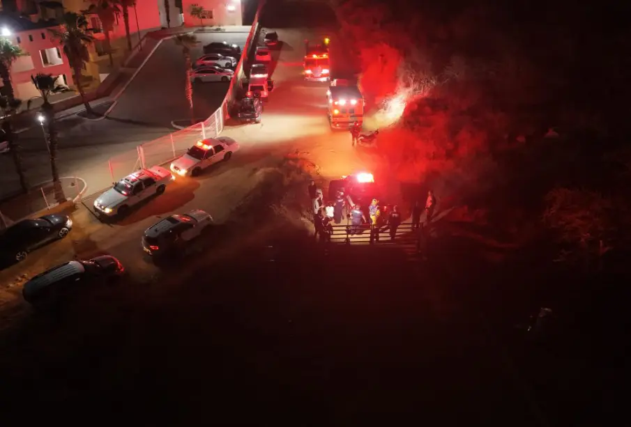 Bomberos de Cabo San Lucas rescatan a una persona extraviada en el Cerro de la Z, sitio muy visitado para hacer ejercicio. Fue localizada con apoyo de drones.