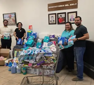Entrega de donativos al Asilo de Ancianos San Vicente de Paul