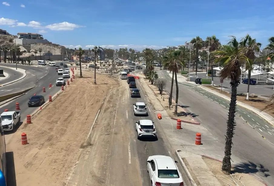 El alcalde Christian Agúndez reporta saldo blanco tras el paso de la tormenta tropical Alvin. Los caminos alternos a la glorieta Fonatur se mantienen operativos, y la obra del paso a desnivel continúa bajo supervisión.