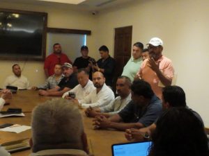 Los transportistas exigieron el cumplimiento del convenio establecido, el reconocimiento de todas las organizaciones con concesión vigente y el pago directo, sin intermediarios.